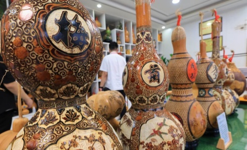 葫芦产业在中国山东聊城蓬勃发展_副本.jpg